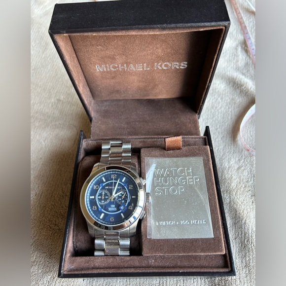 MICHAEL KORS Watch Hunger Stop Silver-Tone Stainless Steel MK8314 Watch. Unisex - Picture 3 of 10